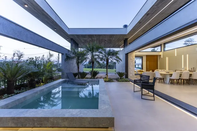 Casa com 4 dormitórios