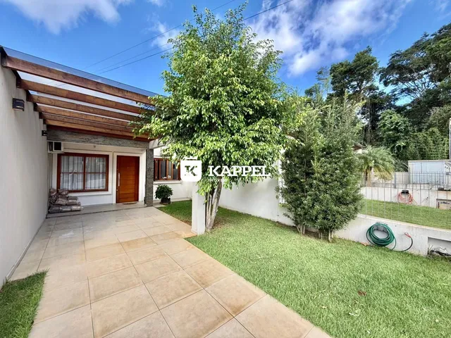 Casa geminada com 2 dormitórios