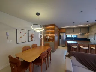 Foto de uma sala de jantar em um apartamento em Lajeado, Brasil.