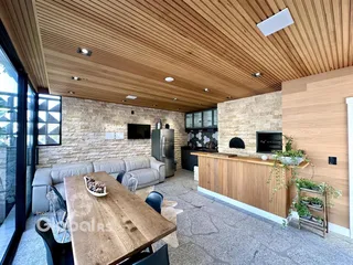 Sala de estar e cozinha de um imóvel em Lajeado, Brasil.