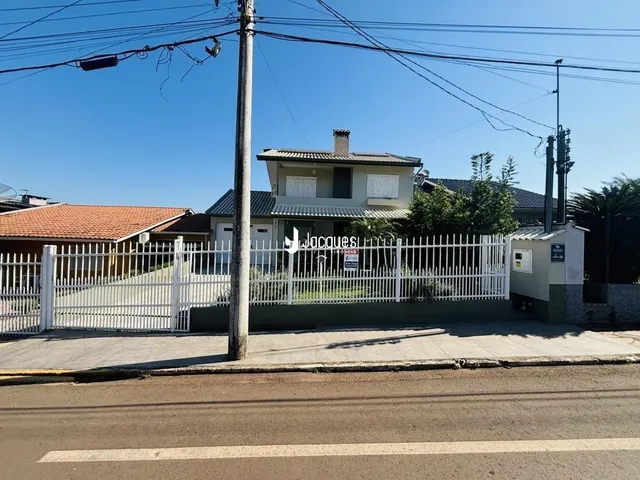 Casa com 4 dormitórios
