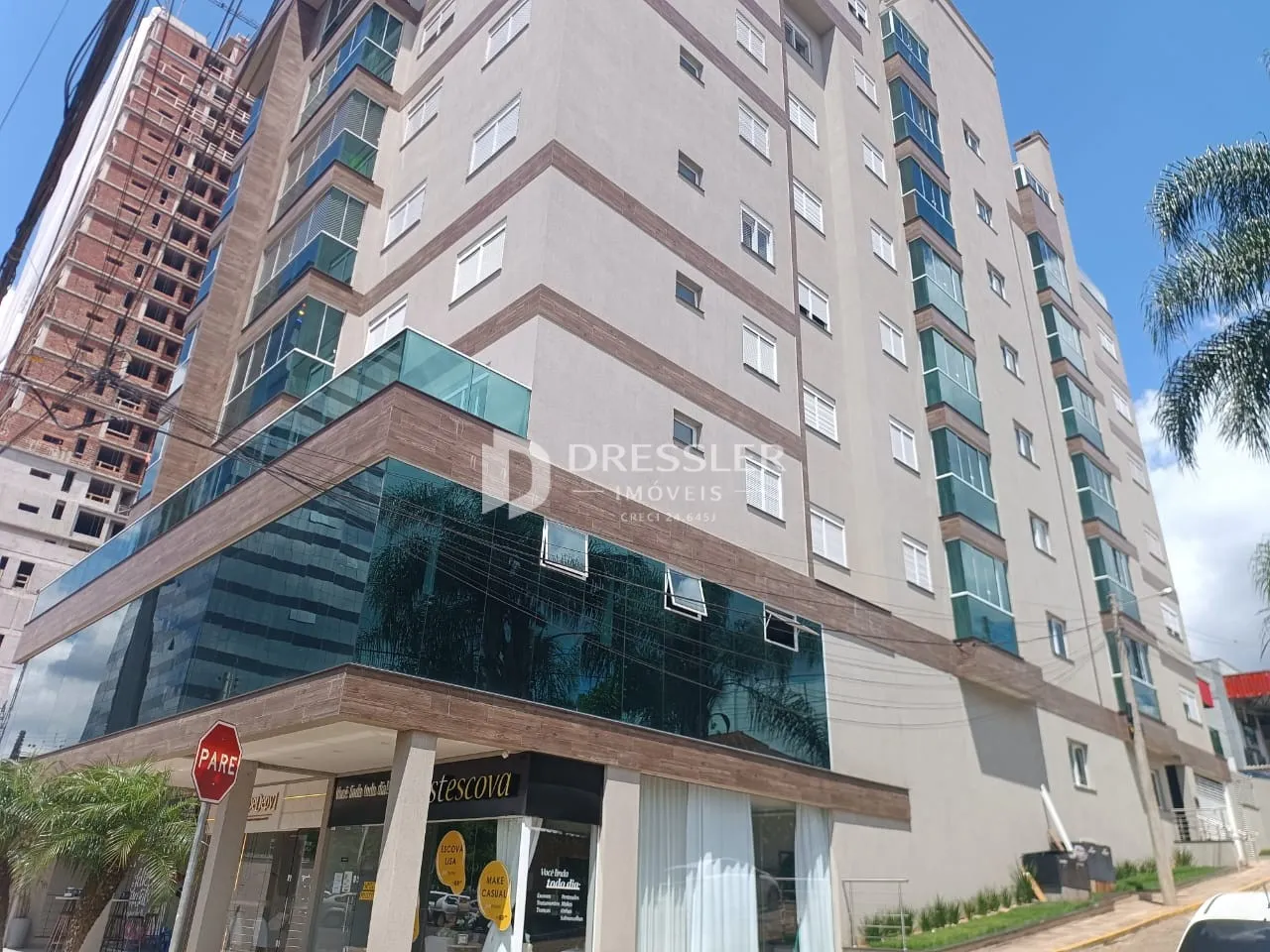 Fachada de um prédio residencial em Lajeado, Brasil.