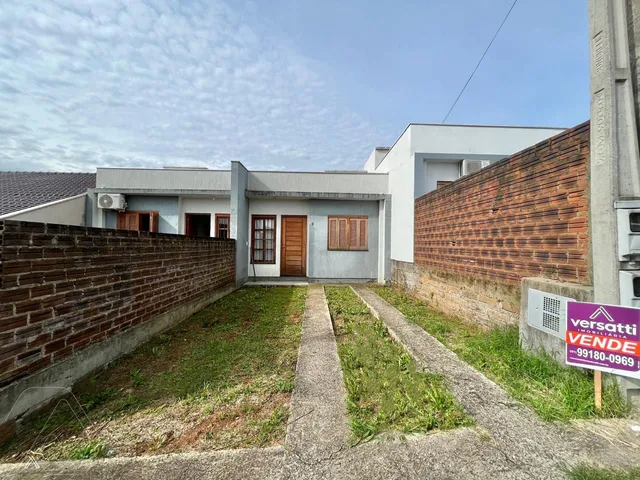 Casa geminada com 2 dormitórios