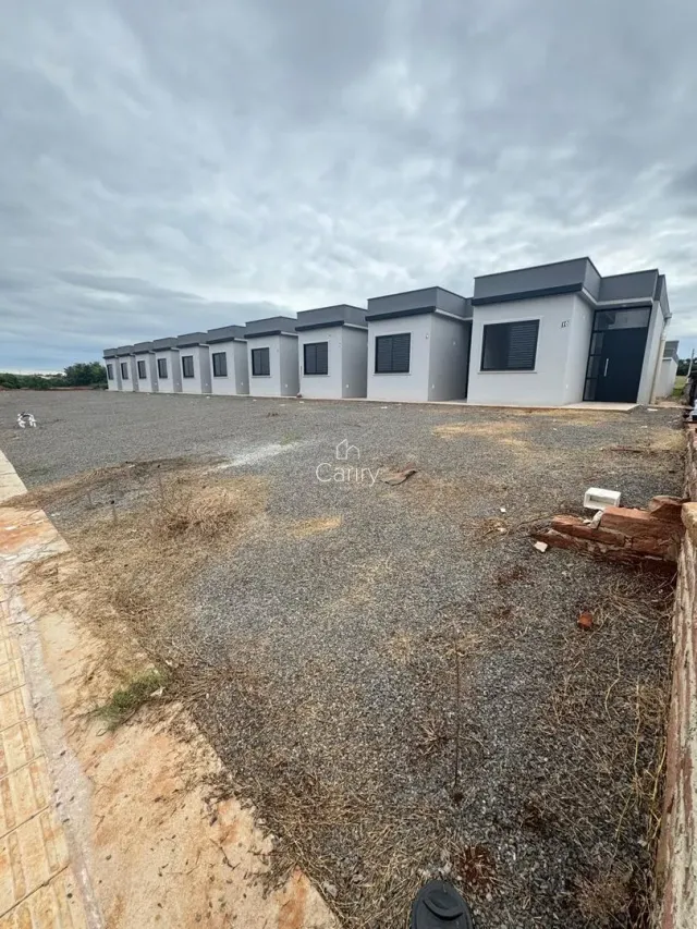Casa geminada com 2 dormitórios
