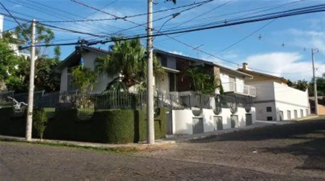 Casa com 4 dormitórios