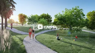 Paisagem externa com caminho pavimentado e vegetação verde em Lajeado.