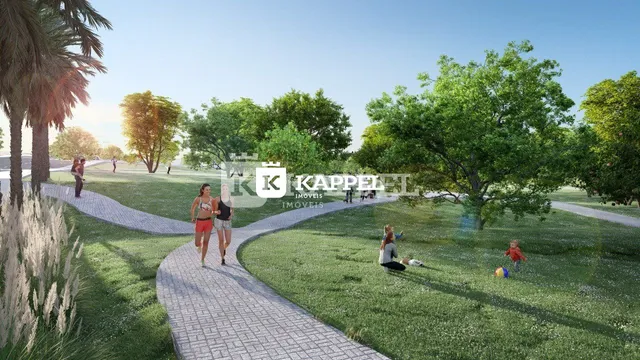 Paisagem externa com caminho pavimentado e vegetação verde em Lajeado.