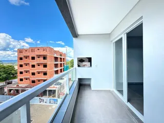 Vista da varanda de um imóvel em Lajeado, Brasil, com vista para uma construção em andamento.
