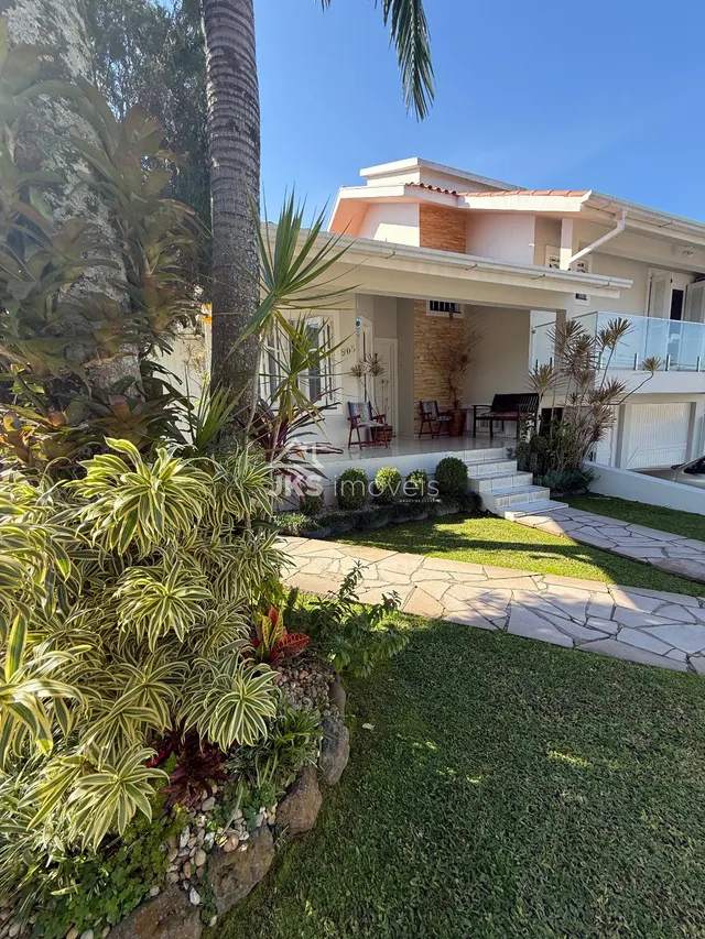 Casa com 3 dormitórios