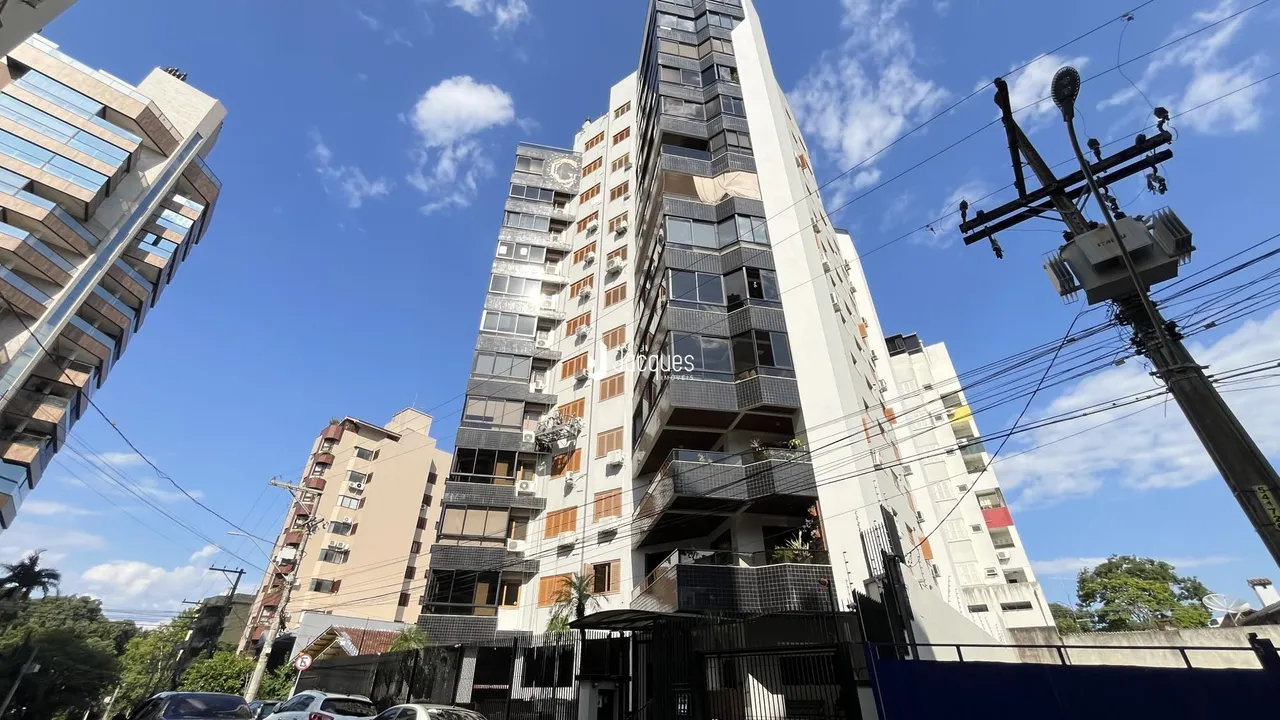 Fachada de um grande edifício residencial em Lajeado, Brasil.
