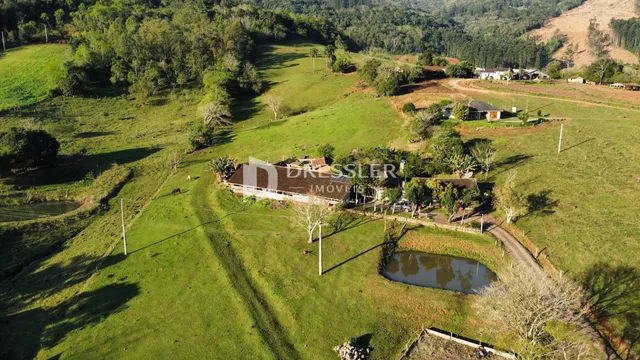 Área rural com 3 dormitórios