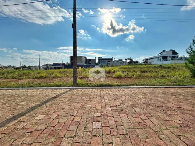 Vista da propriedade em Lajeado, Brasil, mostrando o quintal e a rua.