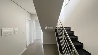 Corredor interno de um imóvel em Lajeado.