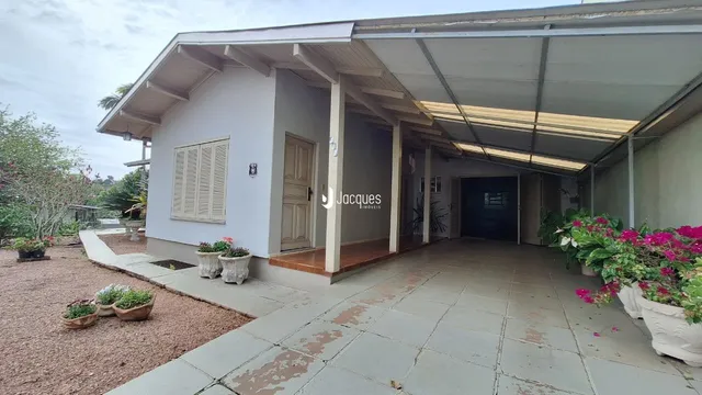Casa com 4 dormitórios