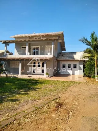 Casa com 3 dormitórios