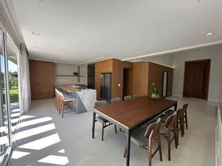 Casa com 4 dormitórios, foto 1