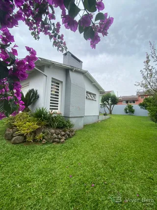 Casa com 4 dormitórios, foto 1
