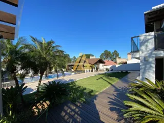 Casa com 4 dormitórios, foto 1