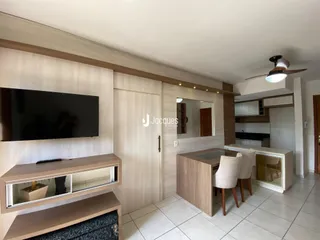 A sala de estar de um imóvel em Lajeado, Brasil, com decoração moderna.