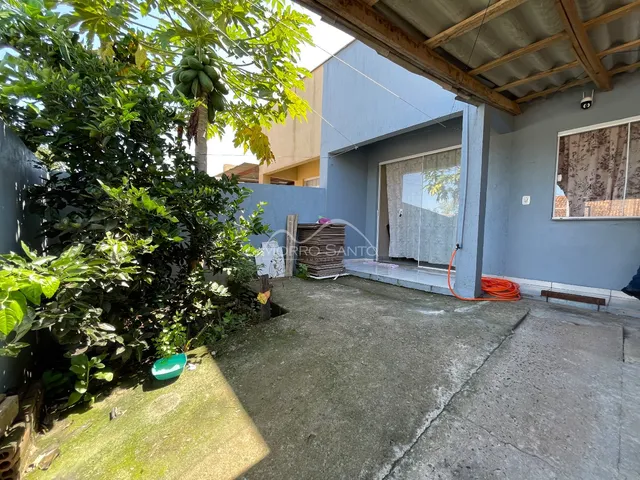 Casa geminada com 2 dormitórios