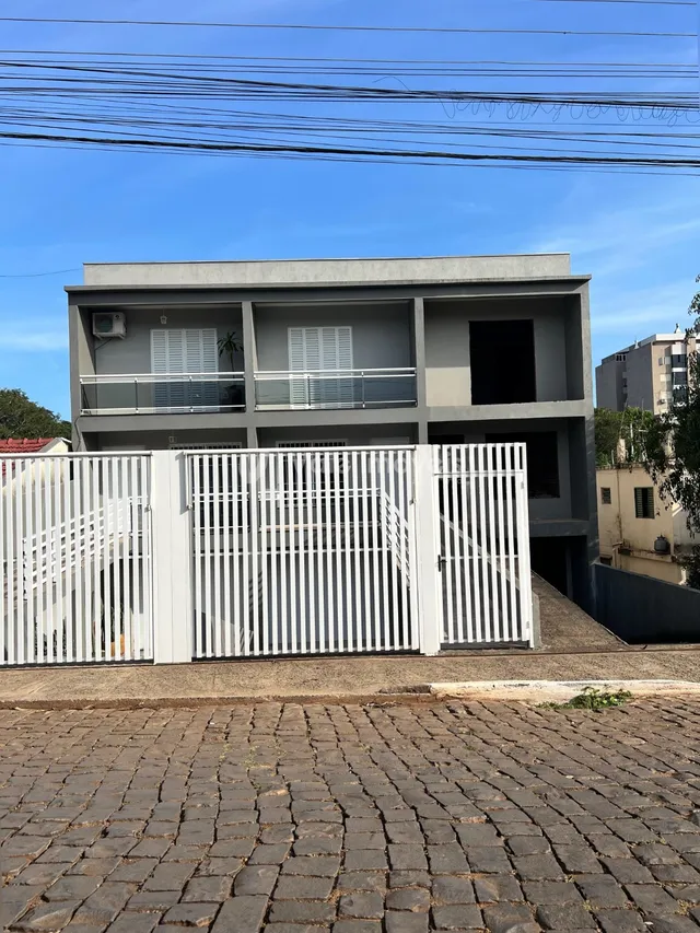 Sobrado com 2 dormitórios
