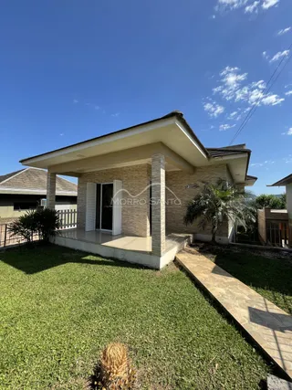 Casa com 4 dormitórios, foto 1