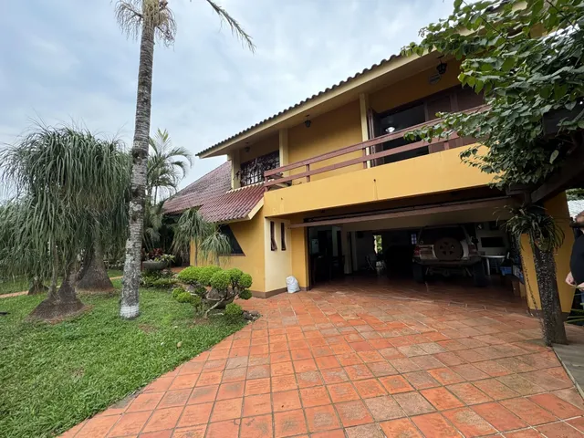 Casa com 4 dormitórios