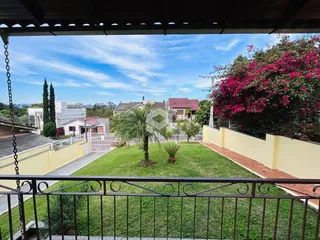 Vista do jardim de uma residência em Lajeado.