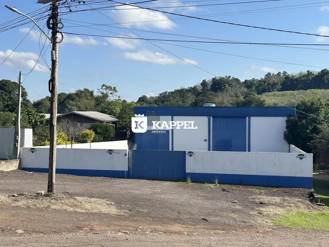 Foto da fachada de um prédio comercial em Lajeado, Brasil.