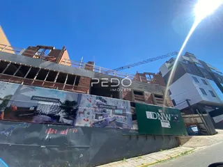 Vista externa de um prédio em construção em Lajeado, Brasil.