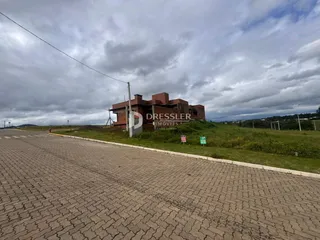 Fachada de uma residência de tijolos localizada em Lajeado, Brasil.