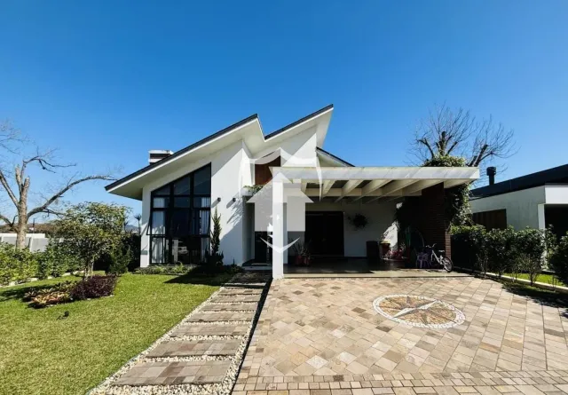 Casa com 3 dormitórios
