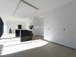 Ambiente interno moderno com cozinha em Lajeado, Brasil.
