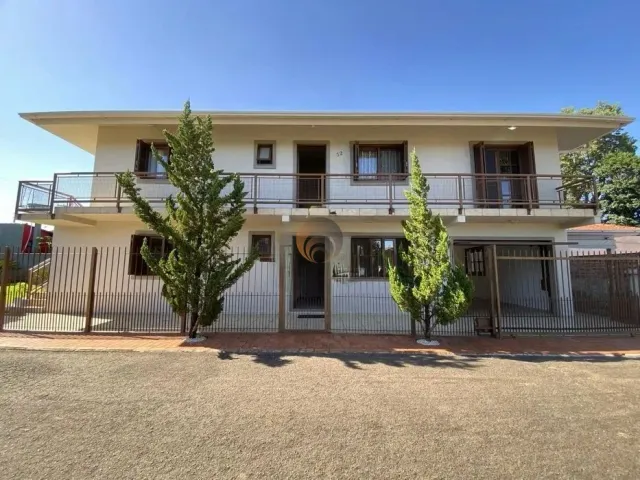 Casa com 6 dormitórios