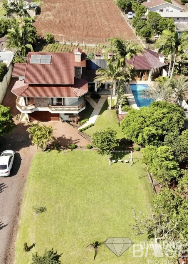 Casa com 4 dormitórios