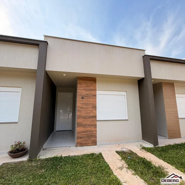 Casa geminada com 2 dormitórios