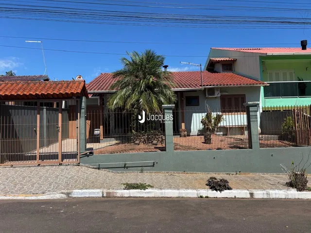 Foto da fachada de uma residência em Lajeado, Brasil.