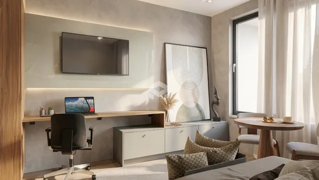 Sala de estar moderna com grande janela e decoração contemporânea.
