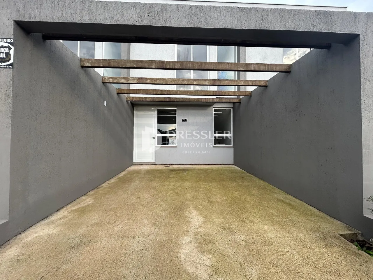 Vista externa de uma parede de um imóvel em Lajeado.