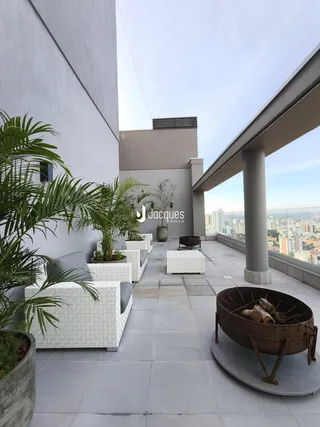 Vista de um terraço moderno com vista para a cidade em Lajeado.