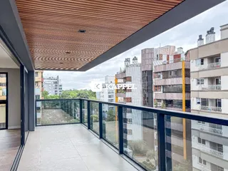 Varanda com vista para edifícios em Lajeado, Brasil.