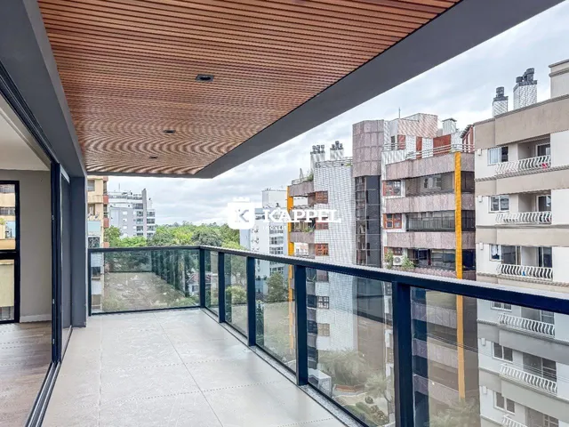 Varanda com vista para edifícios em Lajeado, Brasil.