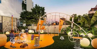 Área externa com playground e gramado em Lajeado, Brasil.