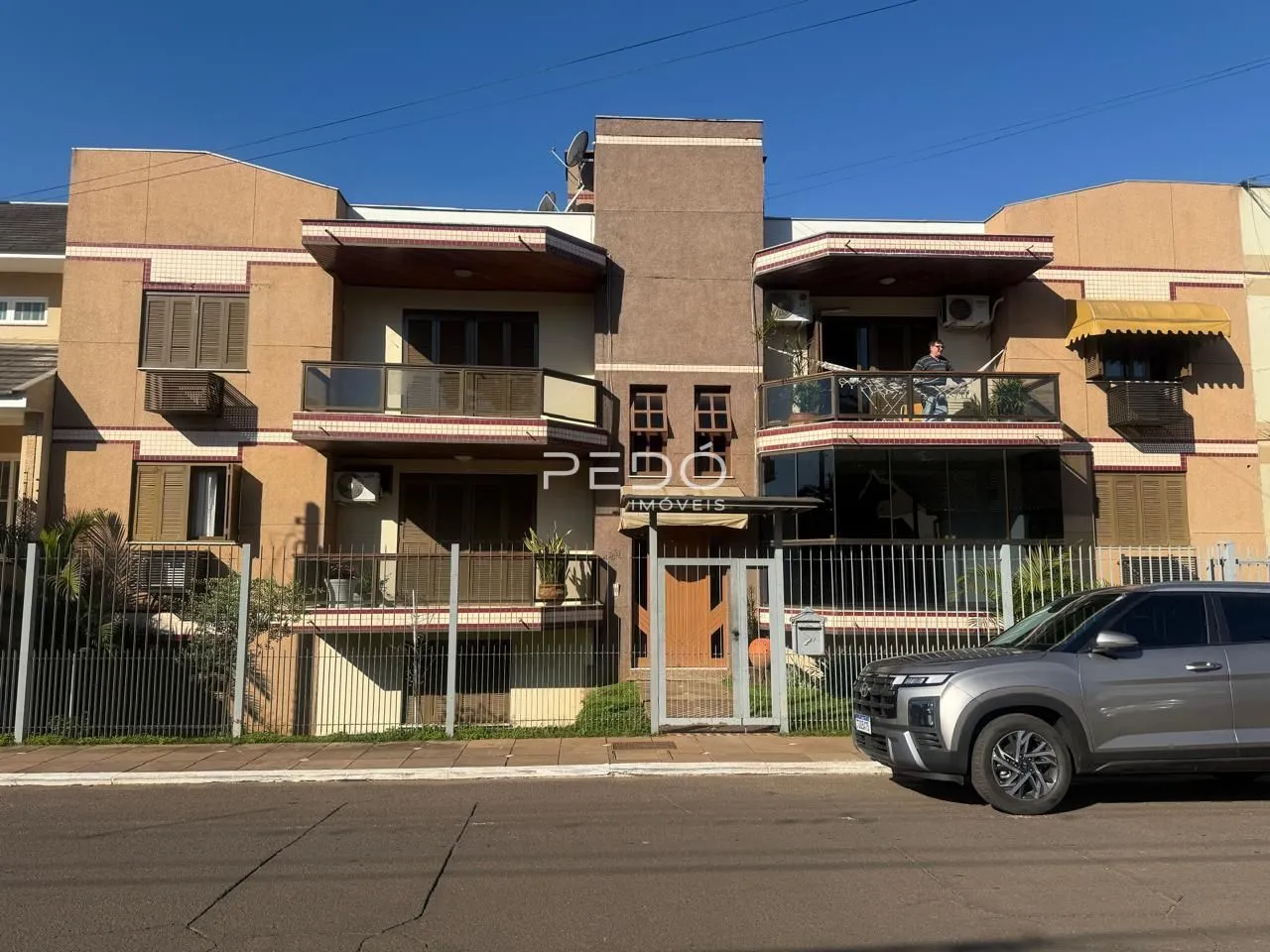 Fachada de uma casa residencial em Lajeado, Brasil.