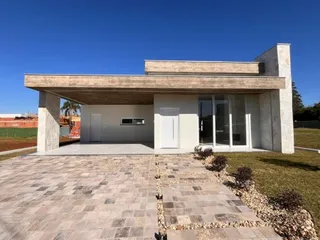 Casa com 3 dormitórios