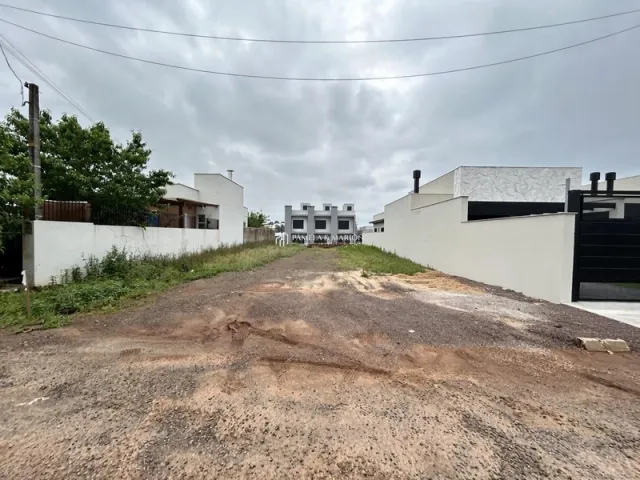Foto da área externa e terreno de uma propriedade em Lajeado, Brasil.