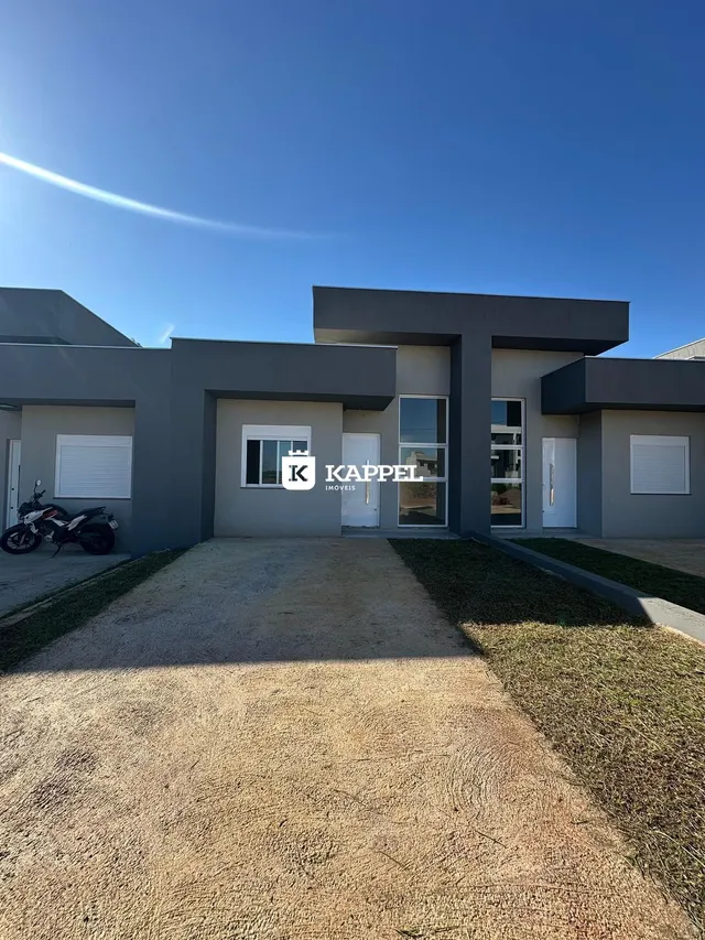 Casa geminada com 2 dormitórios