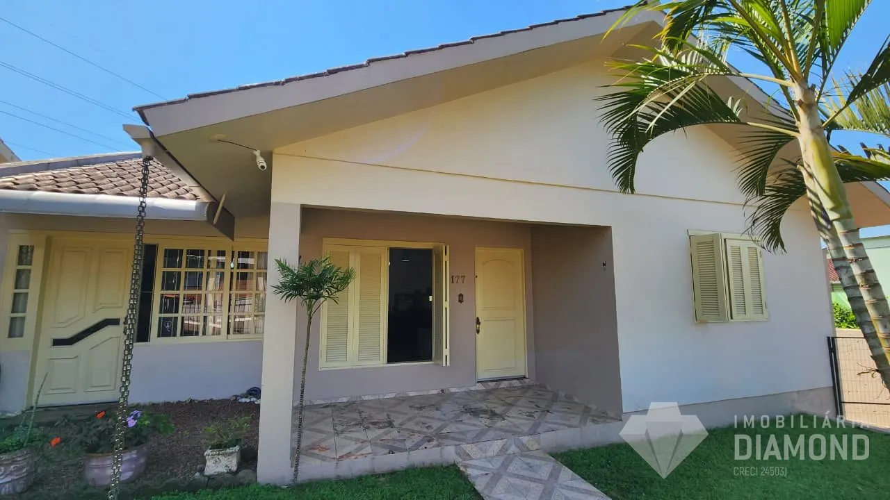Casa com 4 dormitórios, foto 1