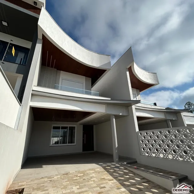 Sobrado com 3 dormitórios