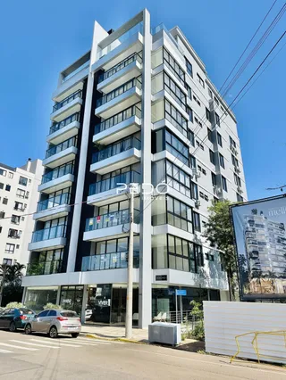 Fachada moderna de um prédio residencial em Lajeado, Brasil.